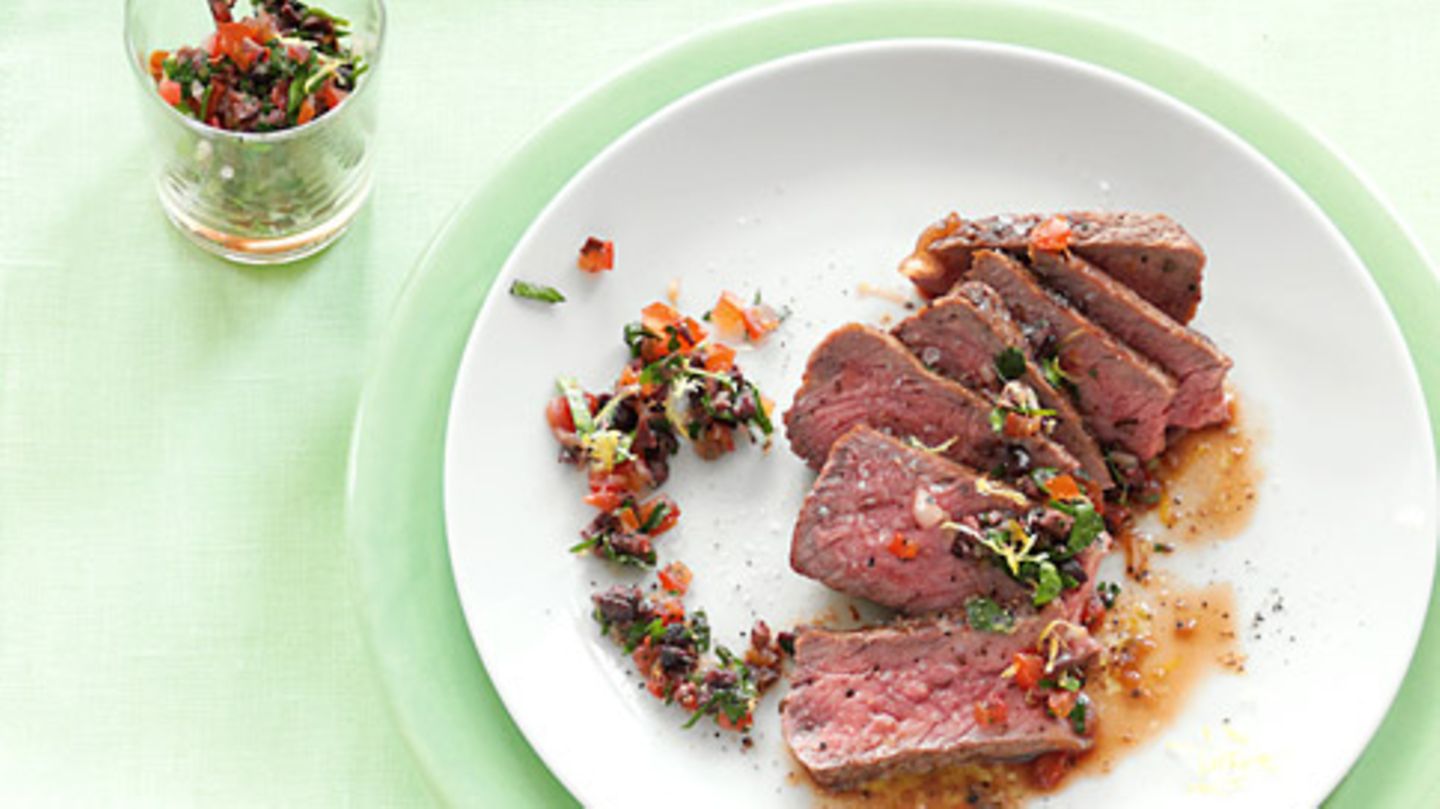 Rumpsteak mit Olivensalsa Rezept - [ESSEN UND TRINKEN]