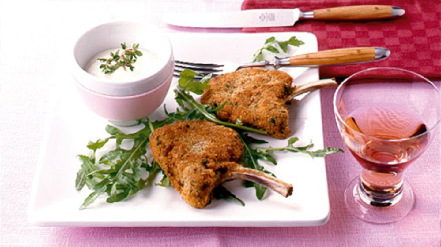 Panierte Lammstiel-Koteletts mit Knoblauchcreme Rezept