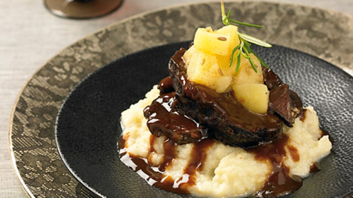 Geschmorte Rinderbacken mit Hagebuttensauce Rezept