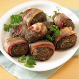 Hirsch-Buletten mit Speck