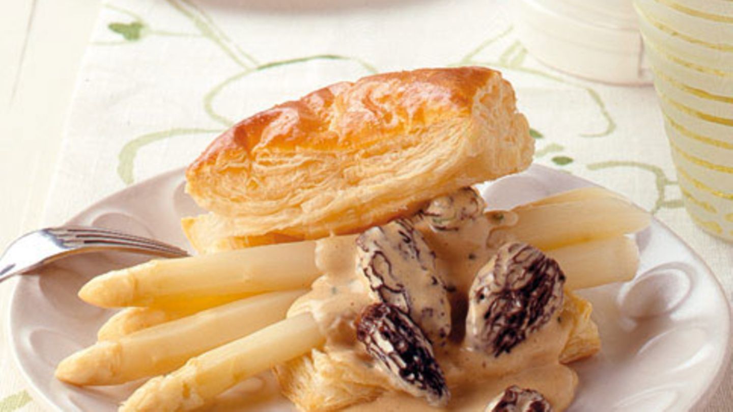 Weißer Spargel mit Morchel-Hollandaise Rezept