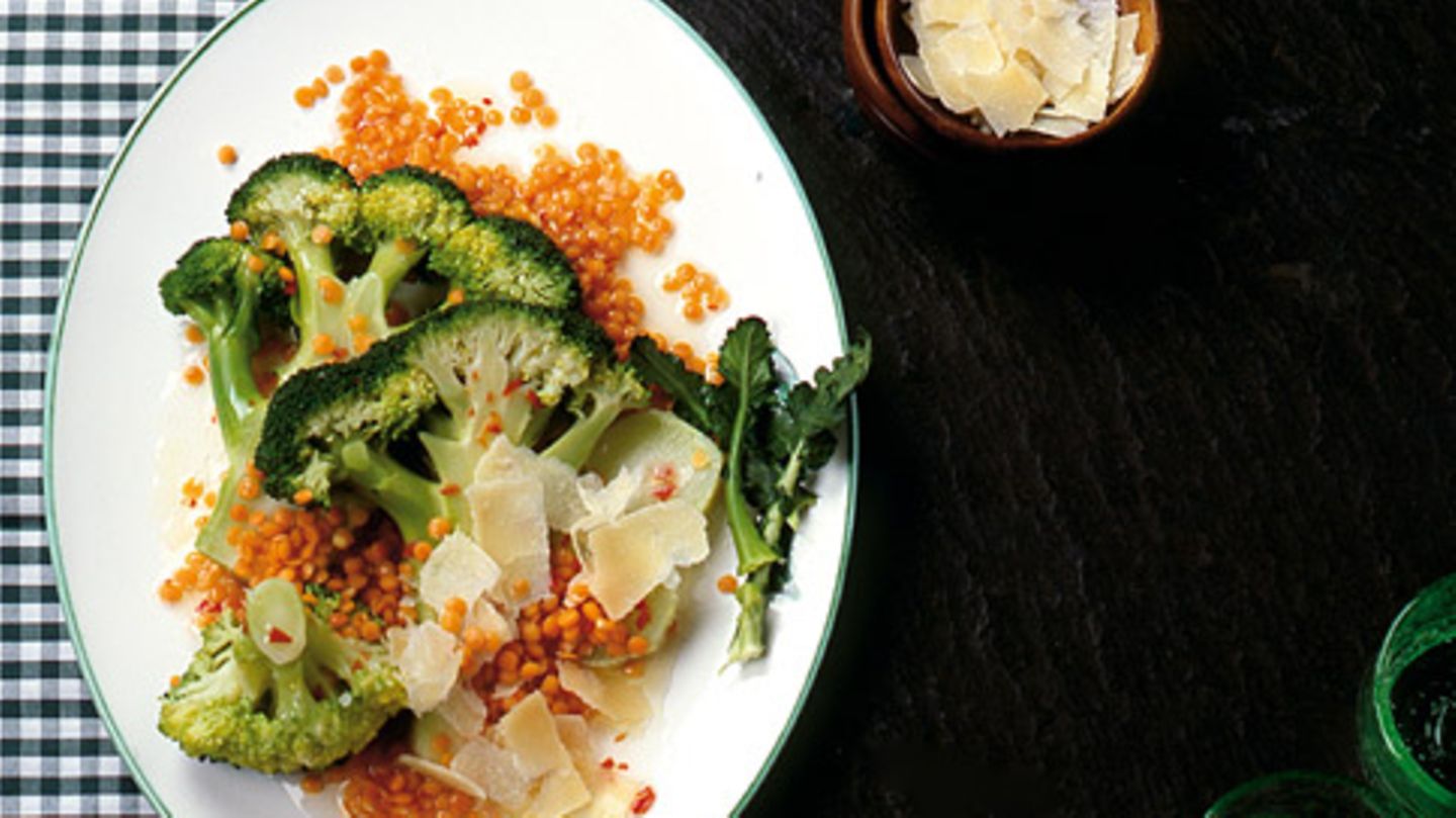 Broccolisalat mit roten Linsen Rezept