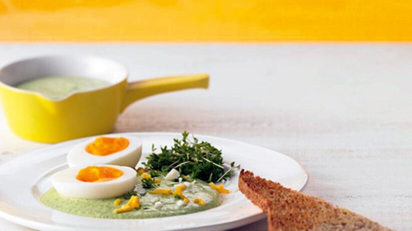 Eier mit Kräuter-Joghurtsauce Rezept - [ESSEN UND TRINKEN]