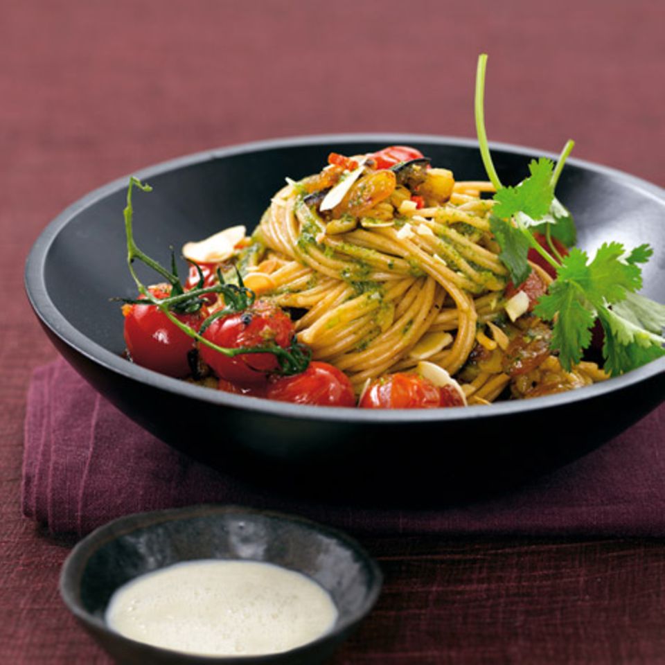 Gemüse-Spaghetti mit Kohlrabisauce