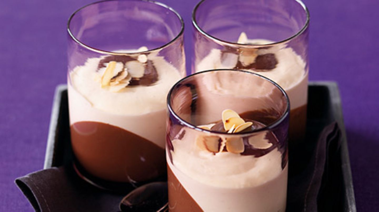 Marzipanmousse mit Schokoladensauce Rezept - [ESSEN UND TRINKEN]