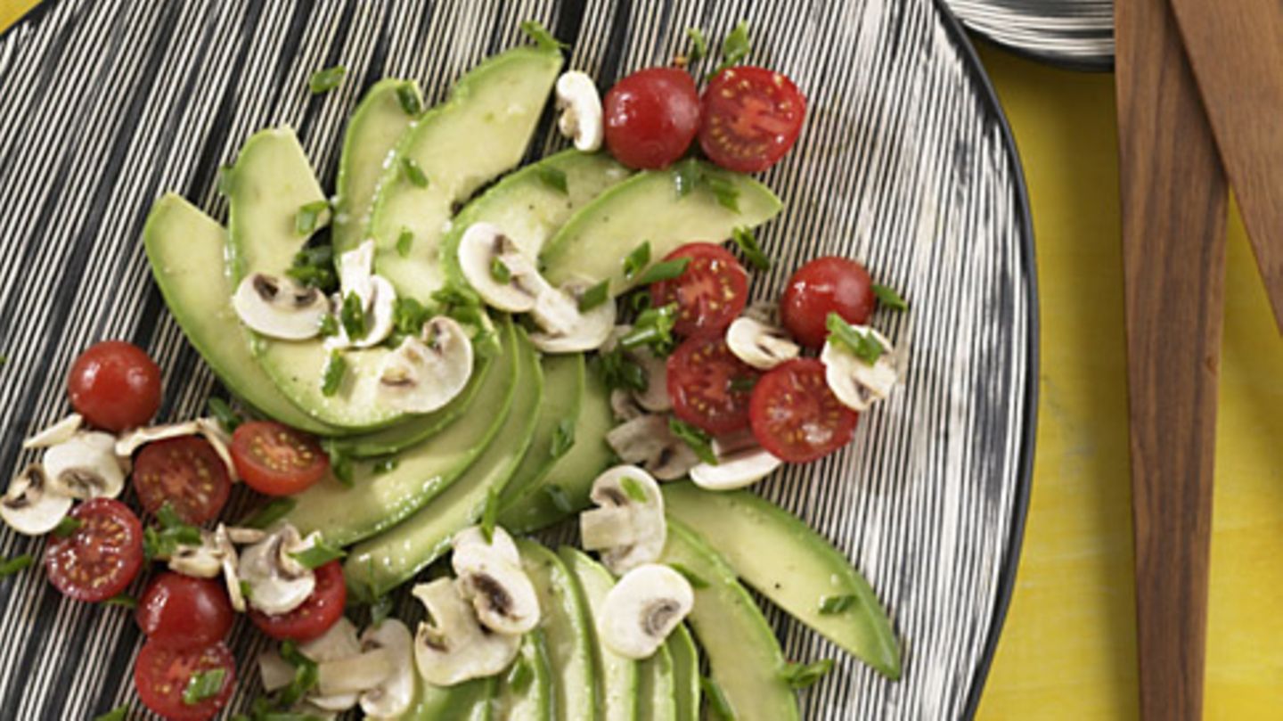 Avocado-Pilz-Salat Rezept - [ESSEN UND TRINKEN]