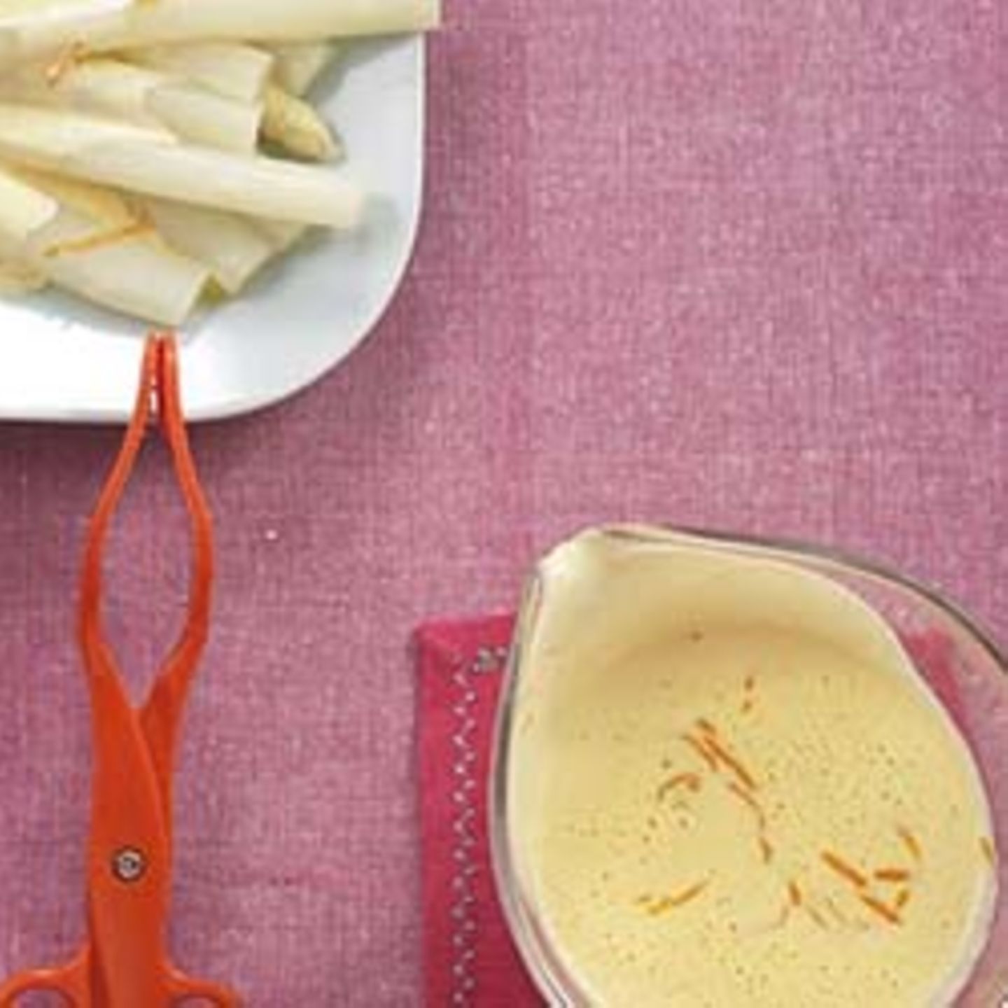 Orangen-Hollandaise mit Spargel