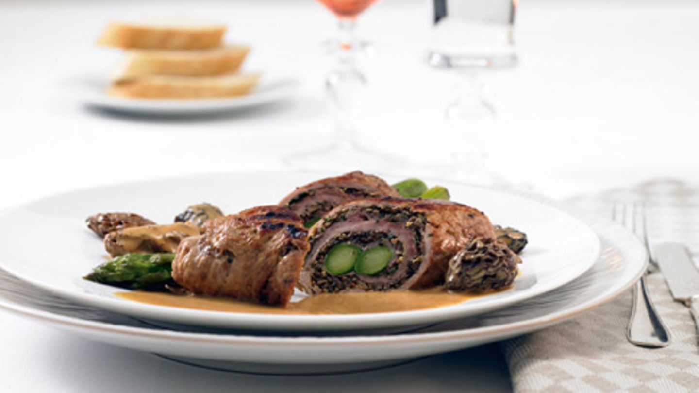 Kalbsfilet-Rouladen mit grünem Spargel Rezept