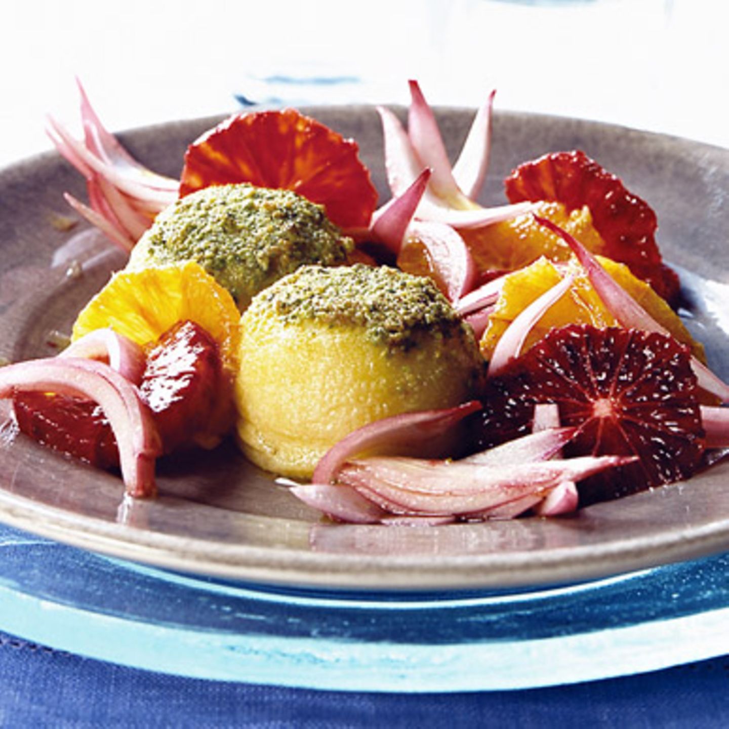Blutorangen-Salat mit heißem Ziegenkäse