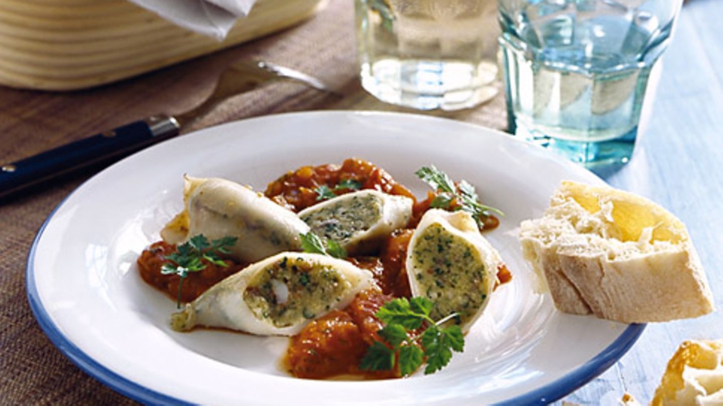 Gefüllte Tintenfische mit Tomatensugo Rezept - [ESSEN UND TRINKEN]