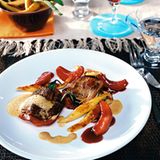 Wild-Saltimbocca mit Gewürzäpfeln
