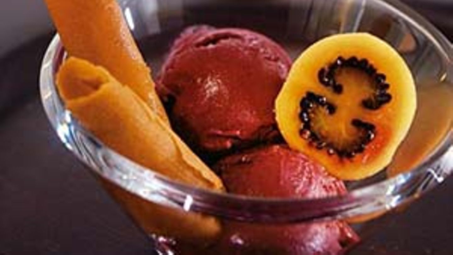 Tamarillo-Sorbet mit Mokka-Hippen Rezept