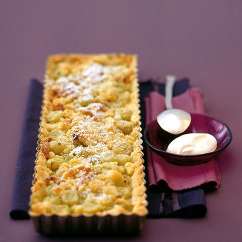 Stachelbeer-Tarte mit Olivenölstreusel