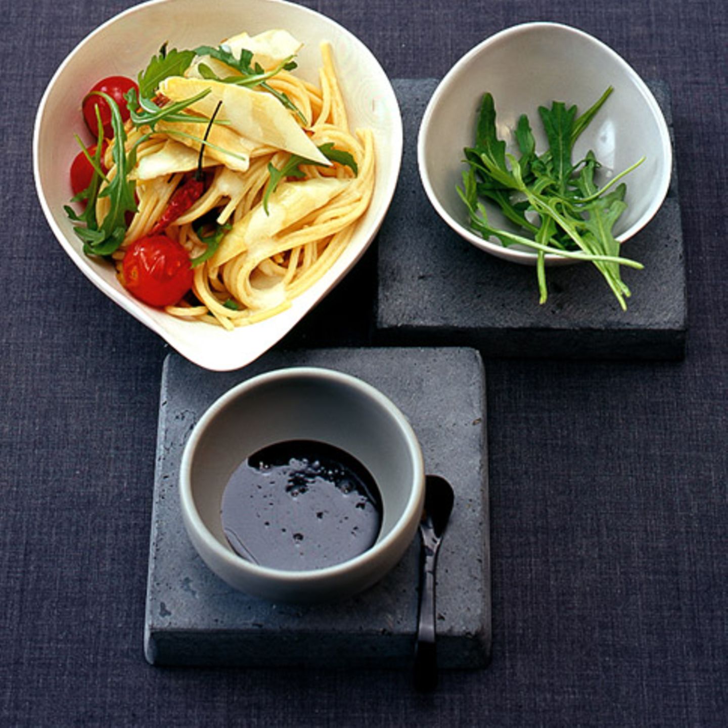 Spaghetti mit Spargel und Rauke