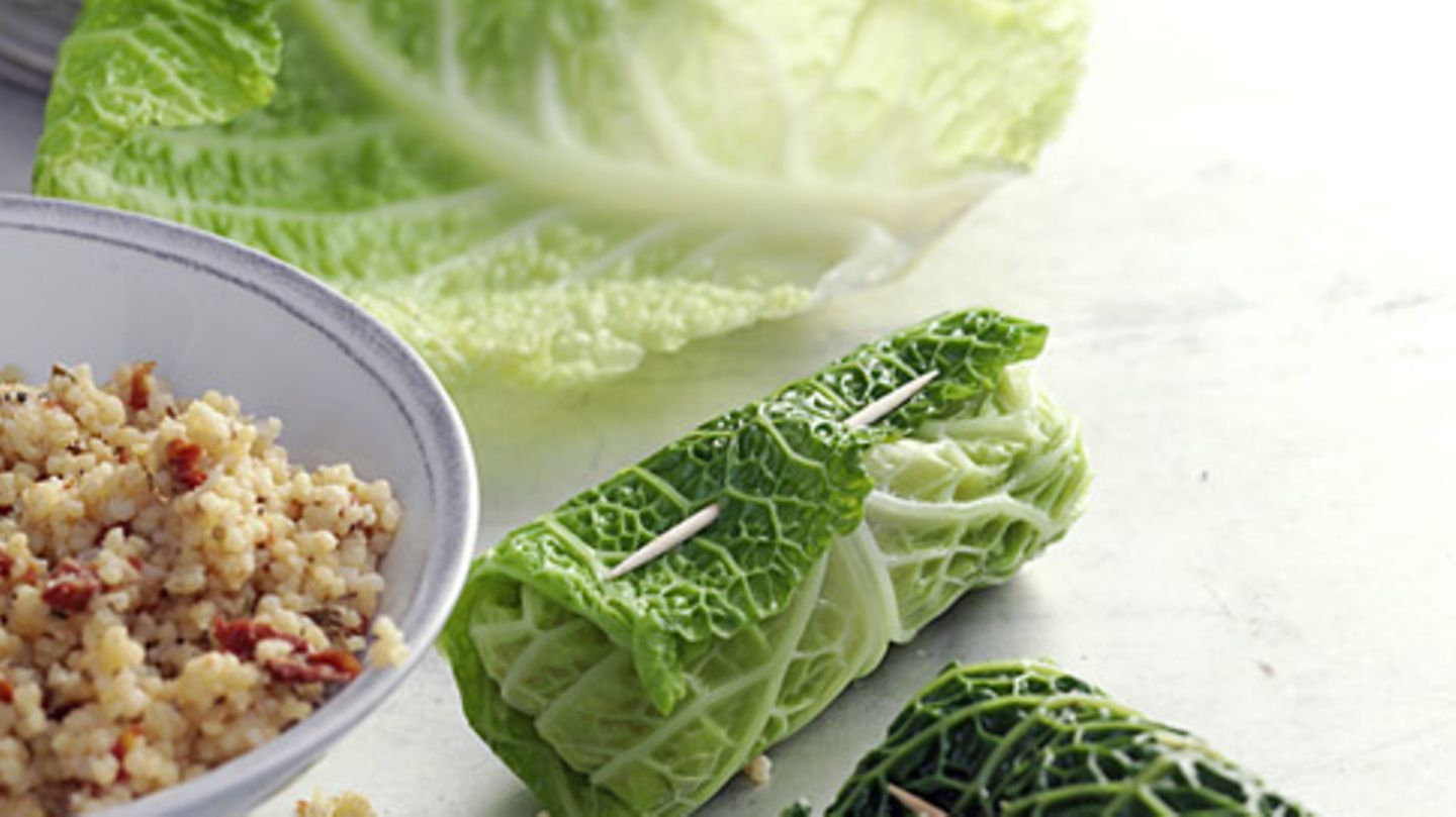 Wirsingrouladen mit Hirsefüllung Rezept