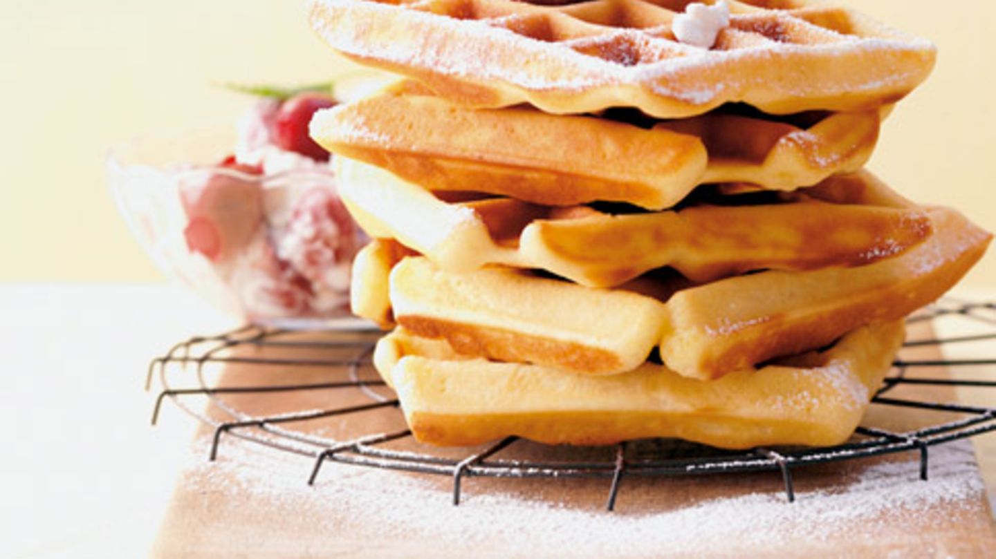 Dinkelwaffeln mit Kirschen Rezept