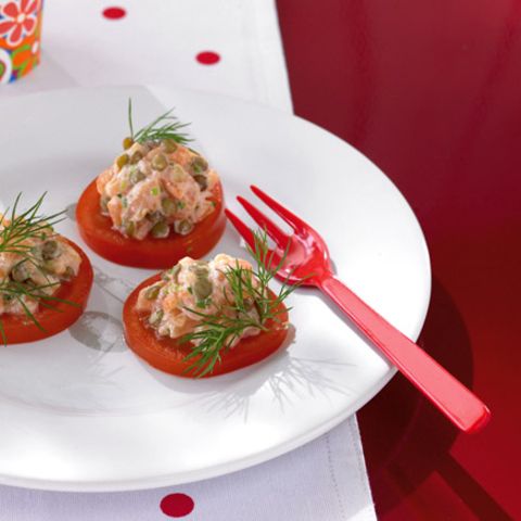 Linsen-Lachs-Tatar auf Tomaten