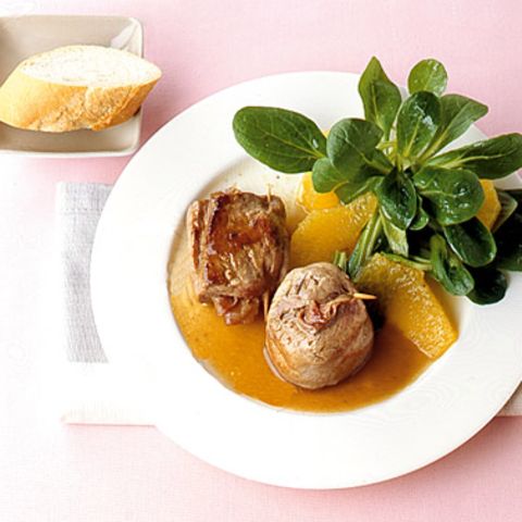 Schweinemedallions mit Orangen-Feldsalat