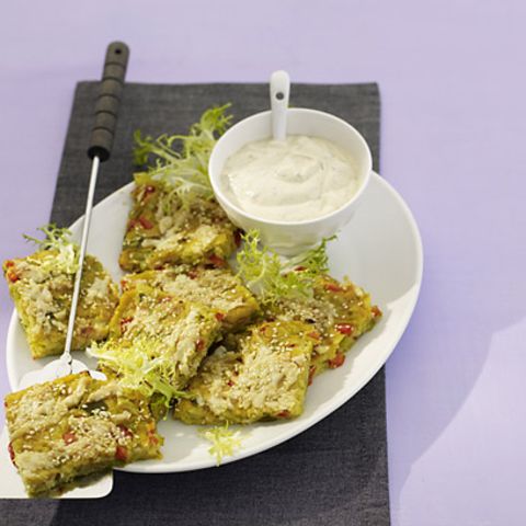 Curry-Grießschnitten mit Paprikaquark