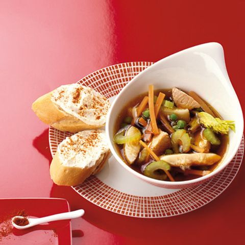 Safranbouillon mit Fisch