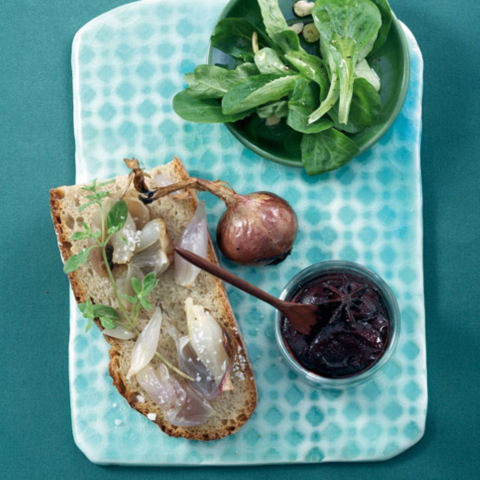 Gebackene Schalotten mit Zwetschgen Rezept - [ESSEN UND TRINKEN]