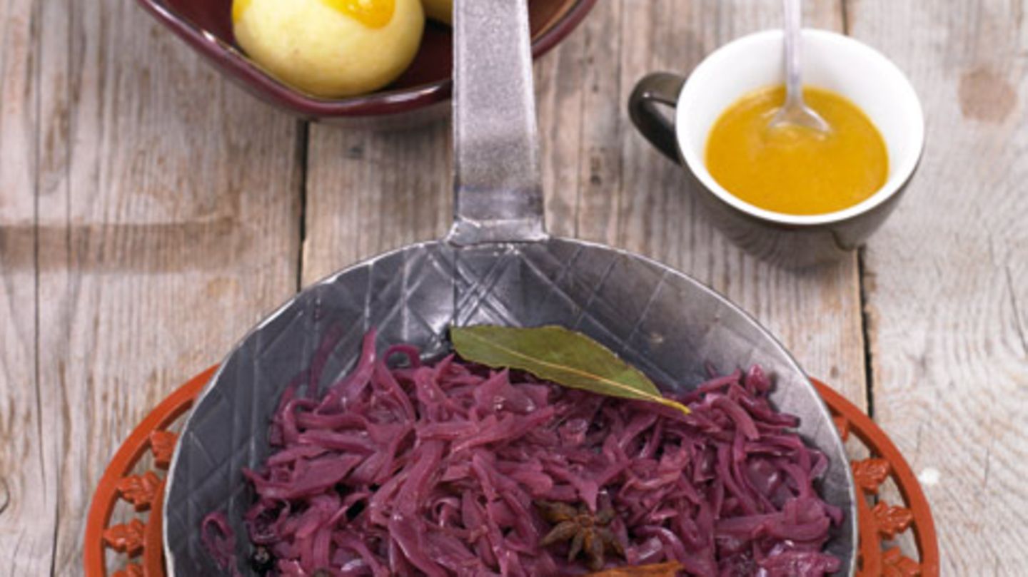 Rotkohl mit Knödeln und Mangosauce Rezept