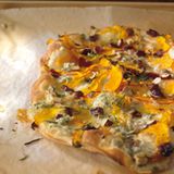 Kürbis-Gorgonzola-Flammkuchen