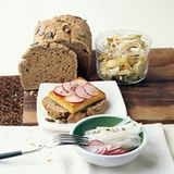 Kürbisbrot mit Tofusalat