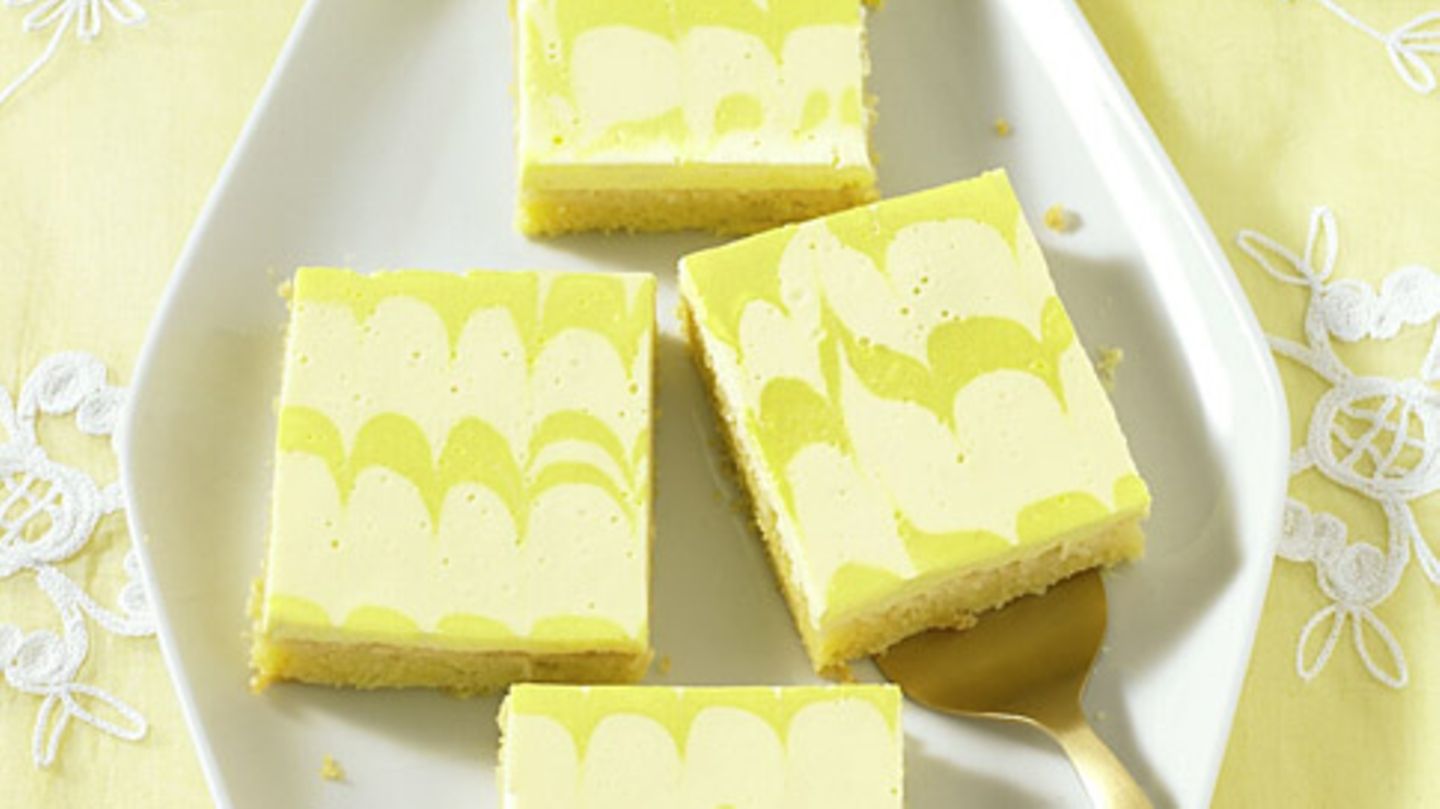 Zitronen-Schmand-Blechkuchen Rezept