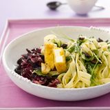 Tagliatelle mit Zwiebelconfit und Feta