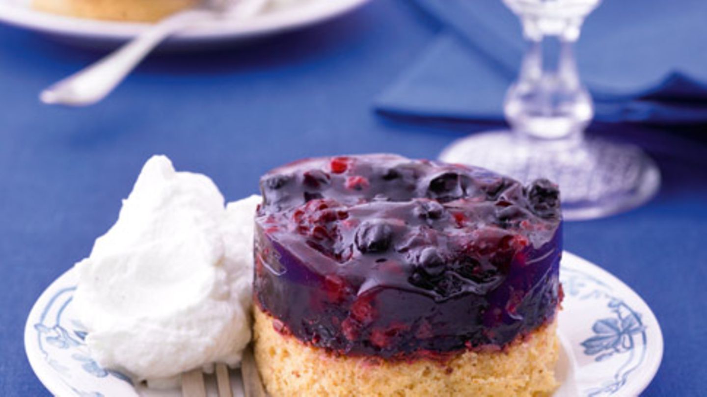 Rote-Grütze-Törtchen Rezept