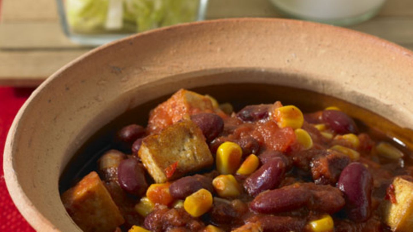 Chili sin Carne mit Tofuwürfeln Rezept