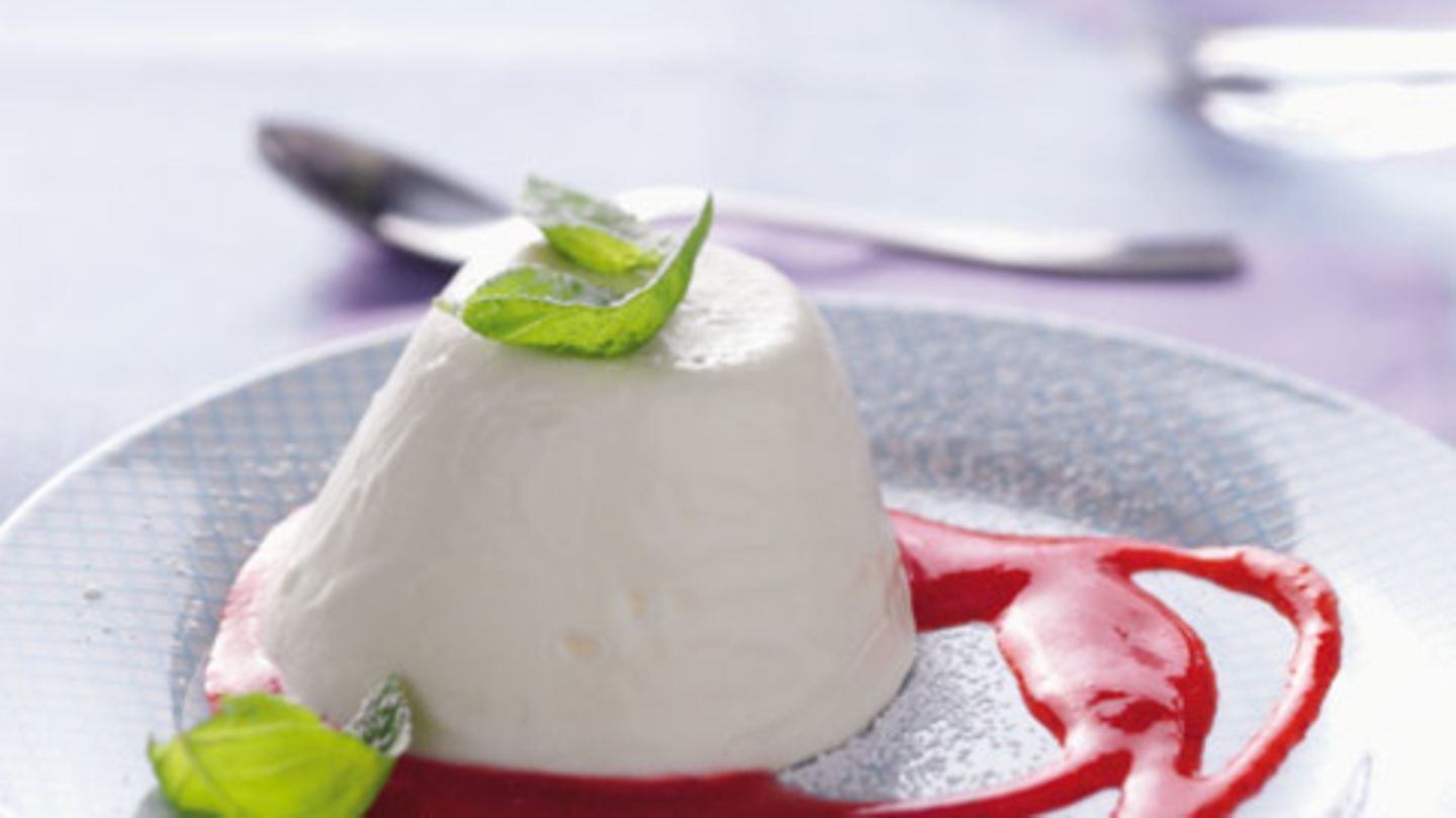 Sahnecreme mit Erdbeersauce Rezept