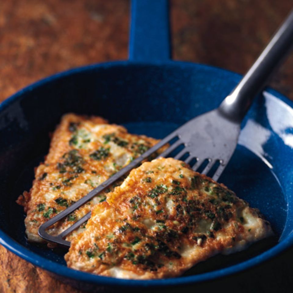 Fisch in Kräuterhülle