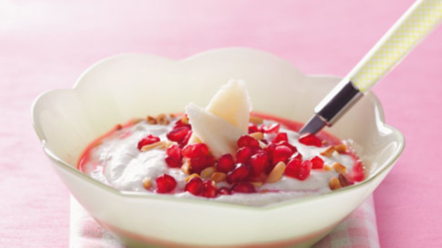 Bananenquark mit Granatapfel Rezept