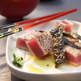 Thunfisch mit frittierten Nori-Algen