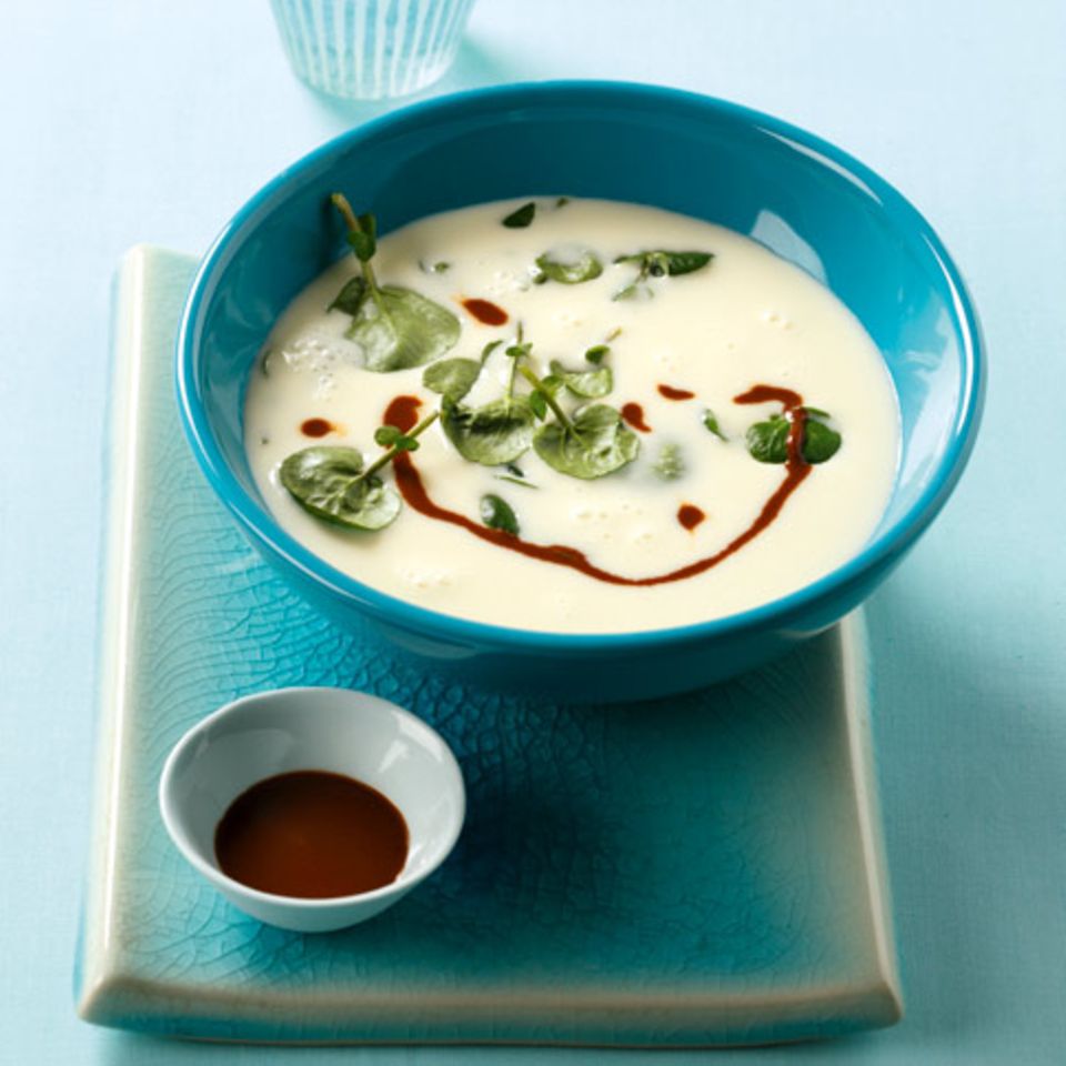 Brunnenkresse-Suppe mit Mole