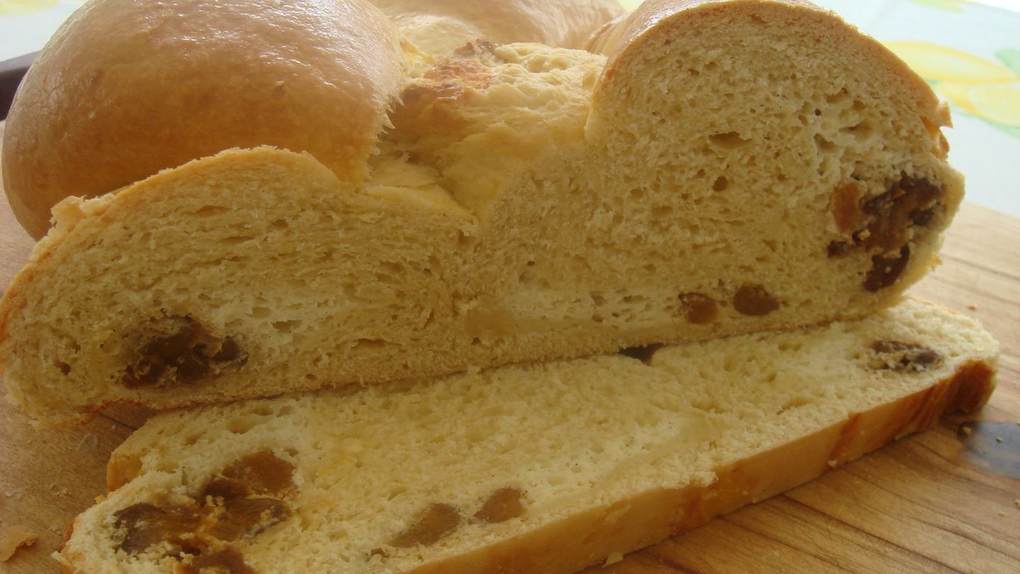 Hefezopf mit Quarkfüllung Rezept - [ESSEN UND TRINKEN]