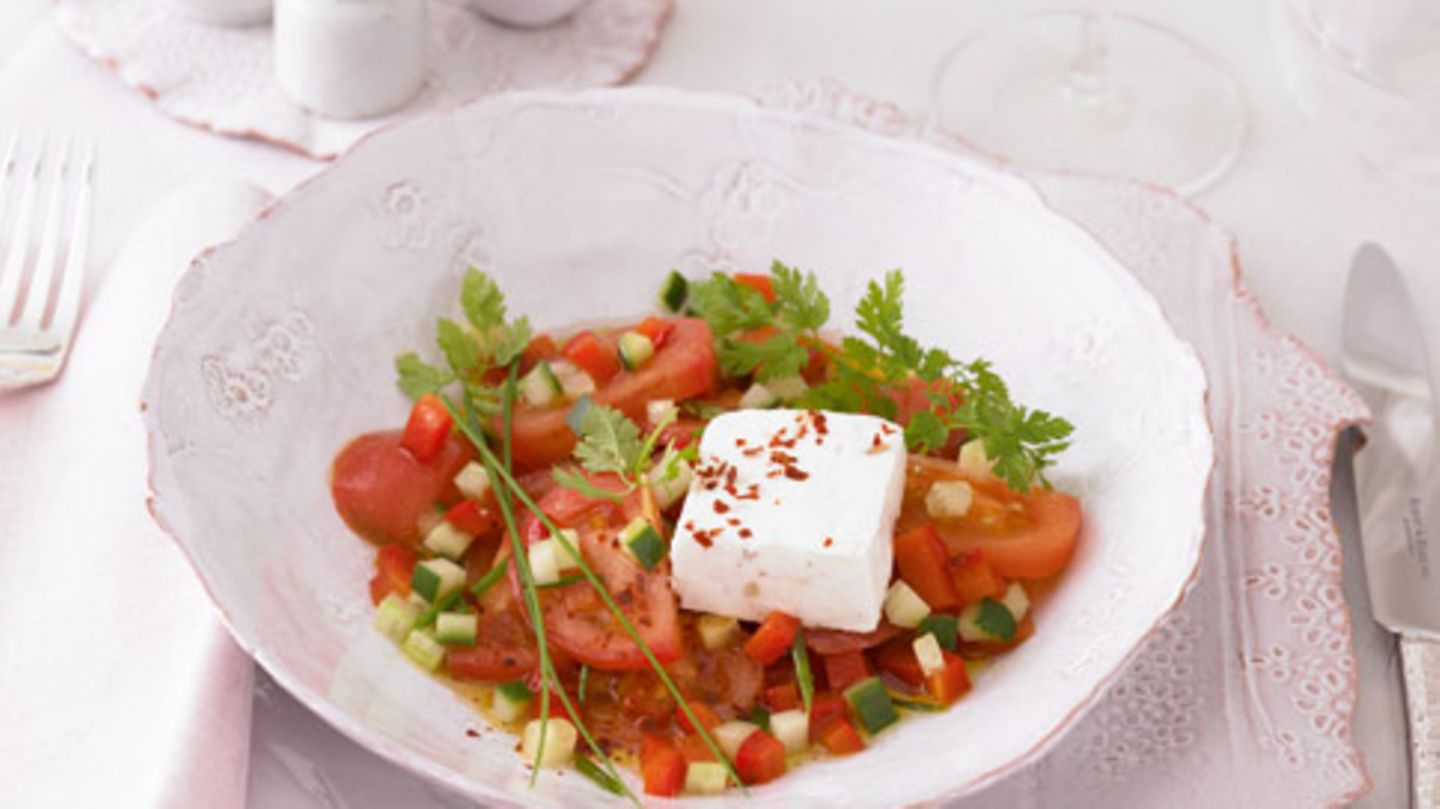 Ziegenkäse-Terrine mit Tomatensalat Rezept - [ESSEN UND TRINKEN]