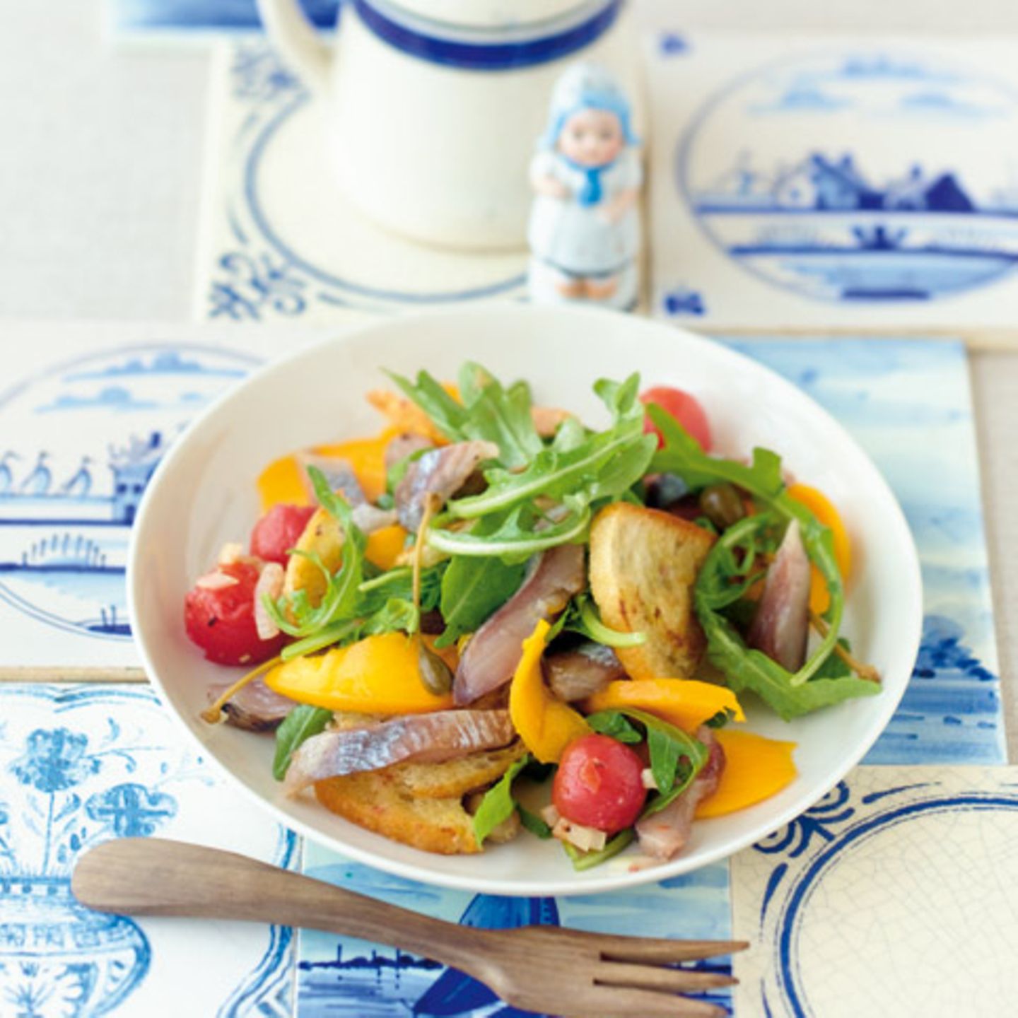 Matjes-Panzanella mit Mango