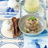 Matjes-Melonen-Tatar mit Gurkensuppe