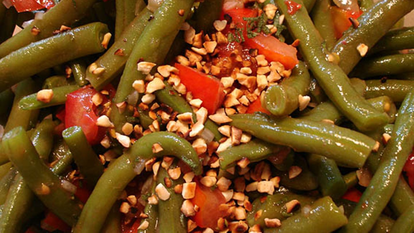 Tomaten Bohnen Salat Mit Pinienkernen Rezept Essen Und Trinken