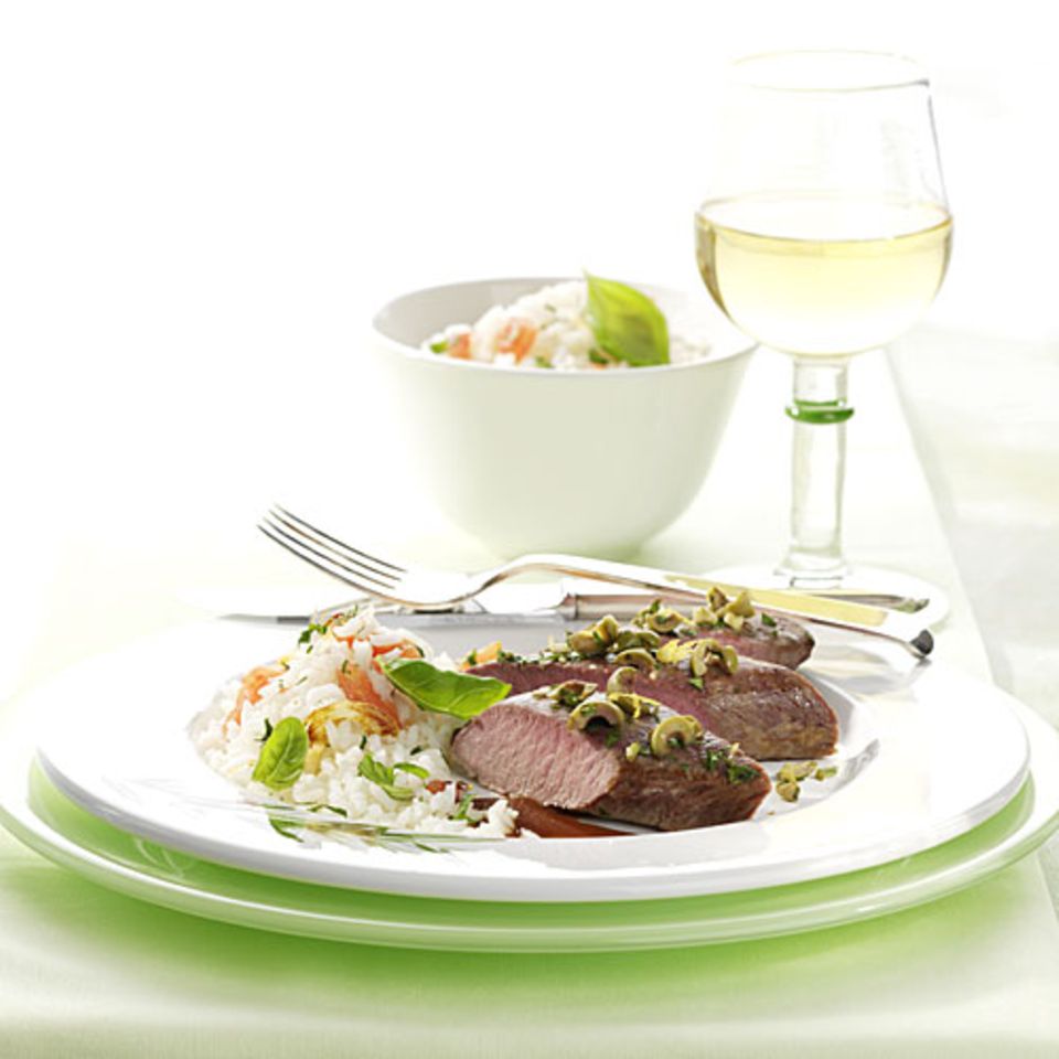 Lammrücken mit Olivenkruste auf italienischem Reis