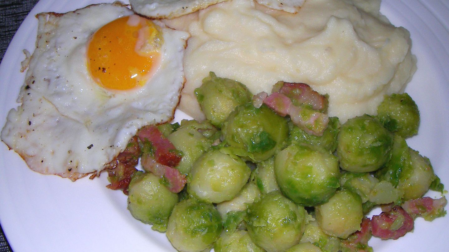Kartoffelpüree mit Rosenkohl und Spiegelei Rezept