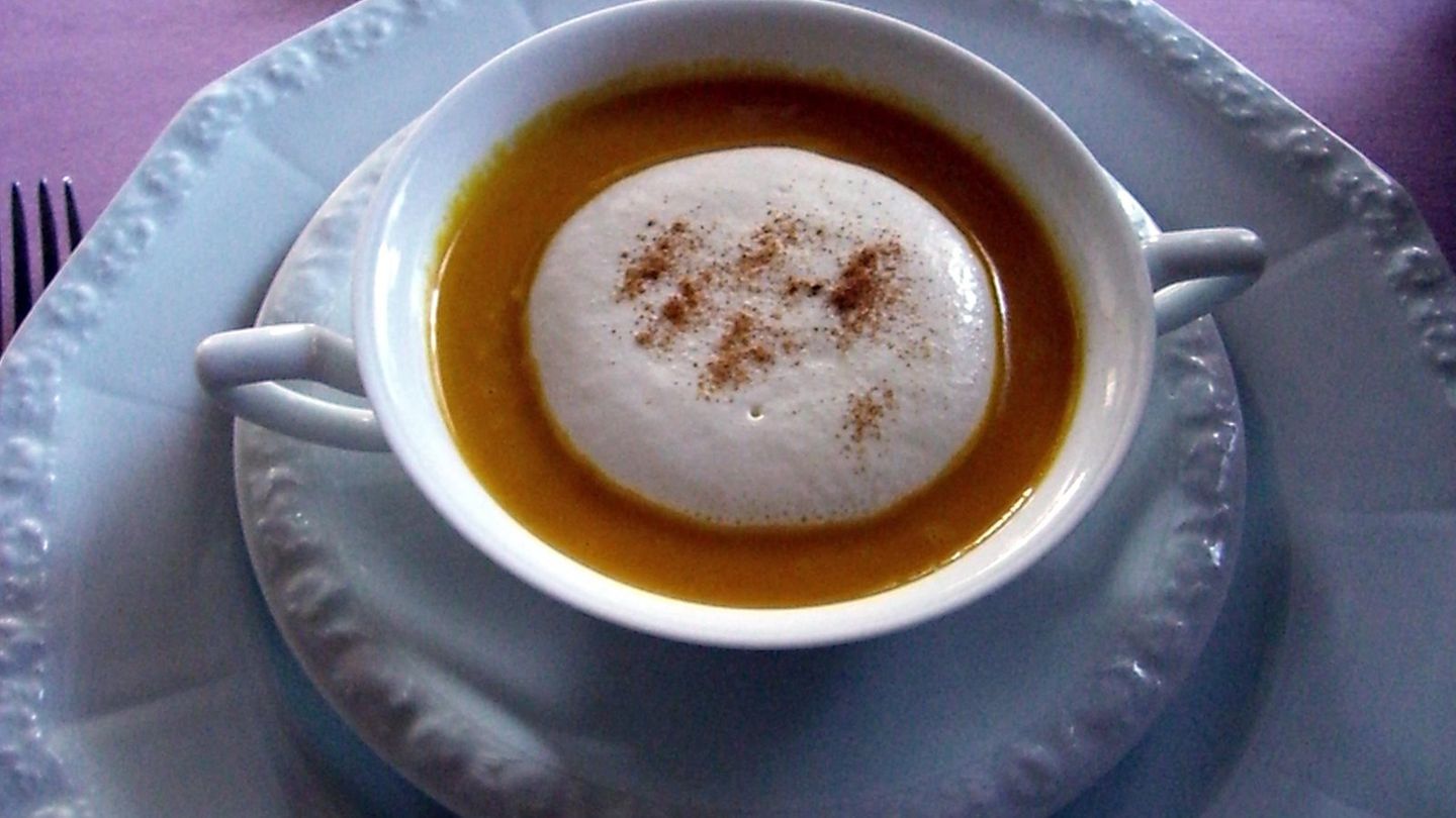 Kürbiscrèmesuppe mit Kartoffelschaum Rezept