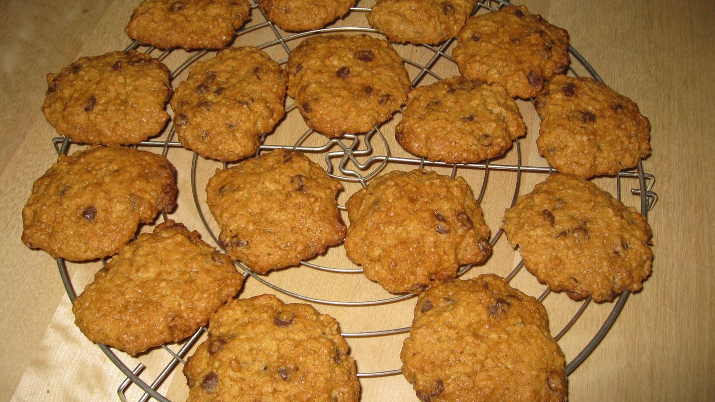 Apfel-Hafer-Cookies mit Schokotropfen Rezept - [ESSEN UND TRINKEN]
