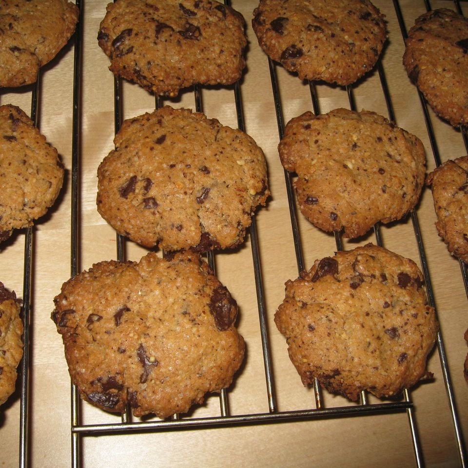Chocolate Chip Cookies mit Haselnüssen und Zimt