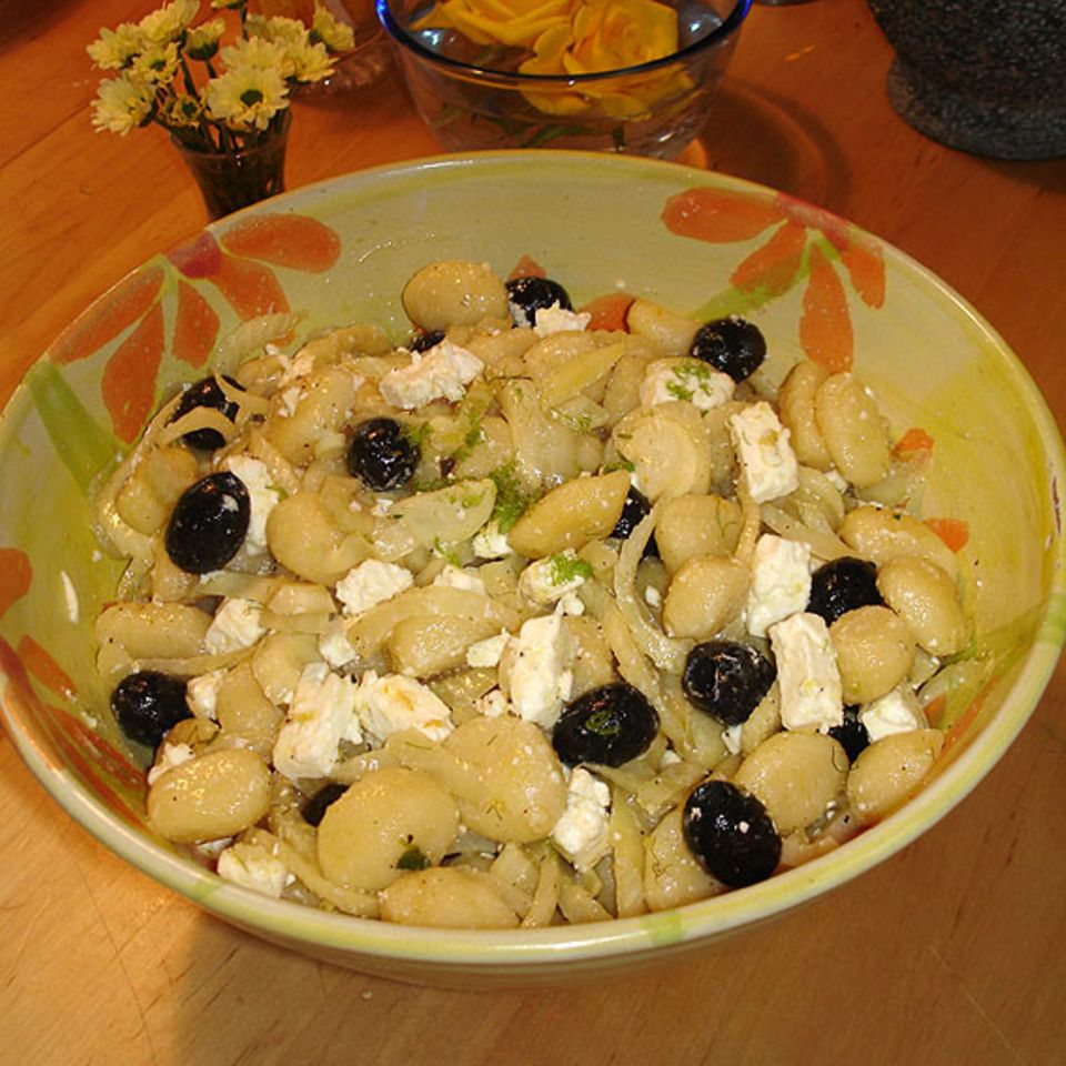 Gnocchisalat mit Fenchel, Schafskäse und Oliven