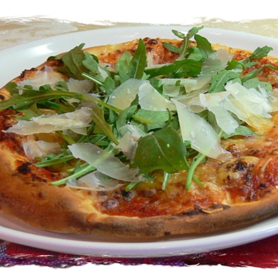 Rucola Pizza Rezept - [ESSEN UND TRINKEN]
