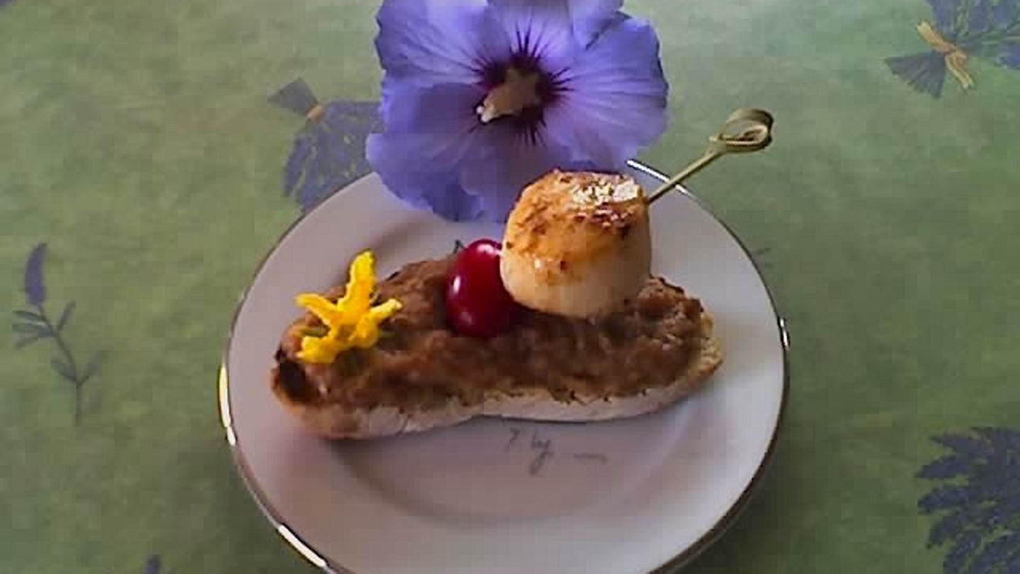 Jakobsmuschel auf Röstbrot mit Auberginenmousse Rezept - [ESSEN UND ...